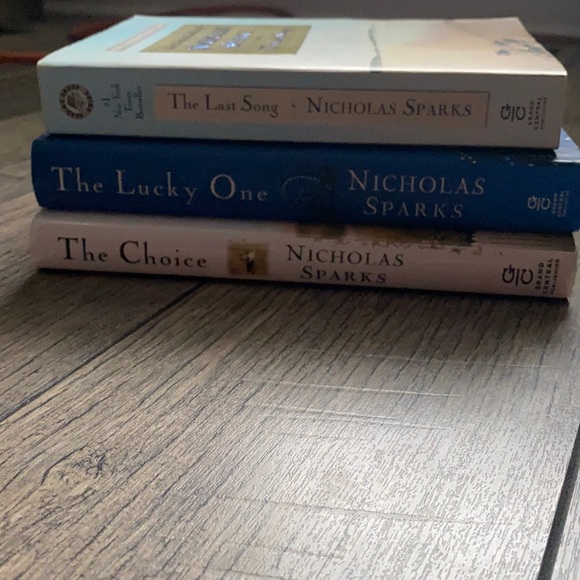 3 Nicholas Sparks Classic Books. The Last Song, The Choice, The Lucky One - Picture 2 of 8